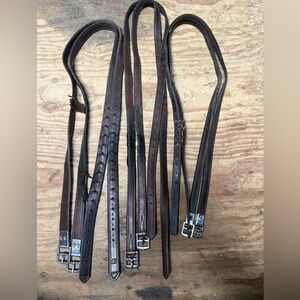 Lot of stirrup leathers